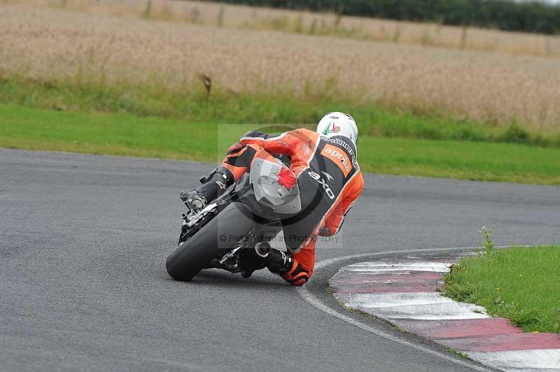 Motorcycle action photographs;cadwell;cadwell park photographs;event digital images;eventdigitalimages;motor racing louth lincolnshire;no limits trackdays;peter wileman photography;trackday;trackday digital images;trackday photos