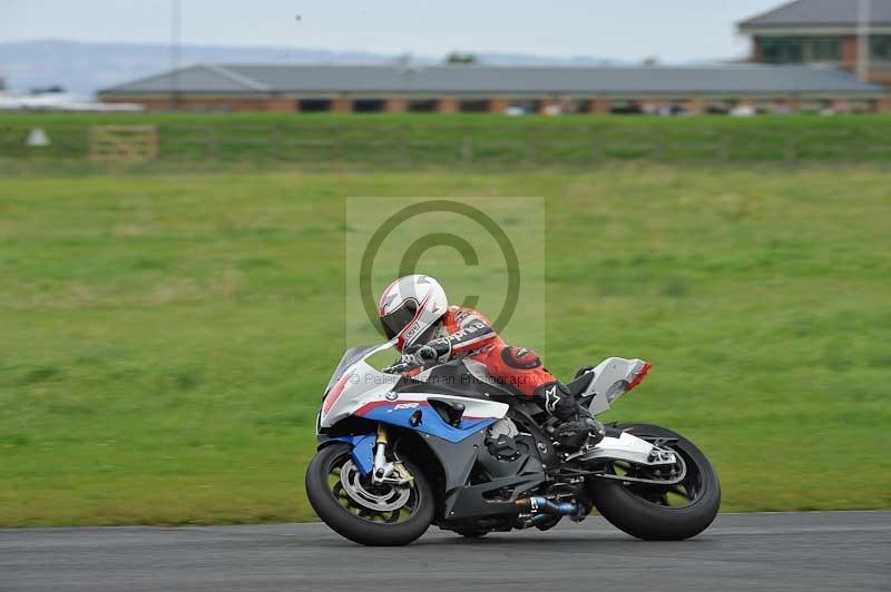 Motorcycle action photographs;cadwell;cadwell park photographs;event digital images;eventdigitalimages;motor racing louth lincolnshire;no limits trackdays;peter wileman photography;trackday;trackday digital images;trackday photos