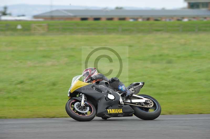 Motorcycle action photographs;cadwell;cadwell park photographs;event digital images;eventdigitalimages;motor racing louth lincolnshire;no limits trackdays;peter wileman photography;trackday;trackday digital images;trackday photos