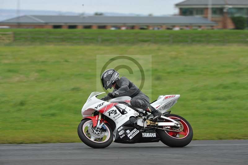 Motorcycle action photographs;cadwell;cadwell park photographs;event digital images;eventdigitalimages;motor racing louth lincolnshire;no limits trackdays;peter wileman photography;trackday;trackday digital images;trackday photos