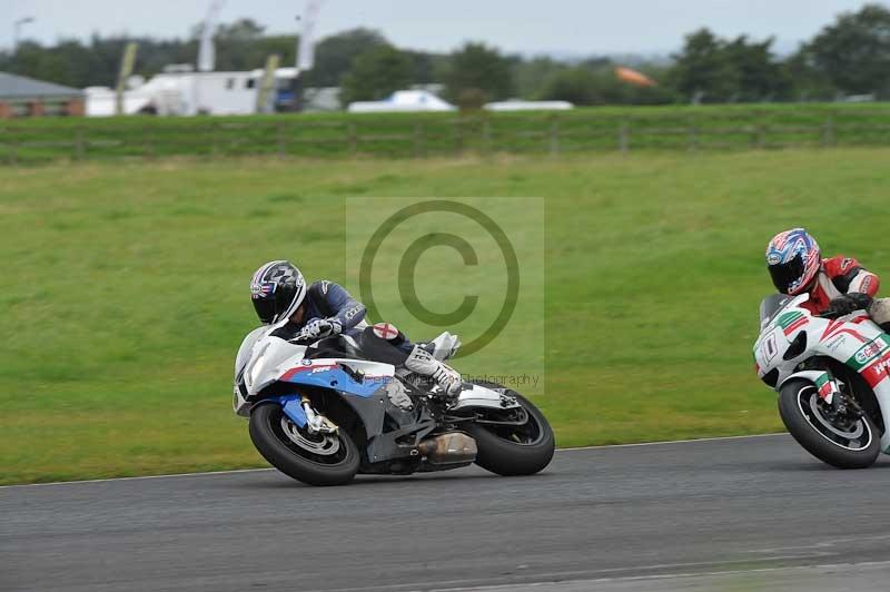 Motorcycle action photographs;cadwell;cadwell park photographs;event digital images;eventdigitalimages;motor racing louth lincolnshire;no limits trackdays;peter wileman photography;trackday;trackday digital images;trackday photos
