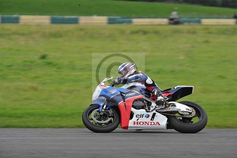 Motorcycle action photographs;cadwell;cadwell park photographs;event digital images;eventdigitalimages;motor racing louth lincolnshire;no limits trackdays;peter wileman photography;trackday;trackday digital images;trackday photos