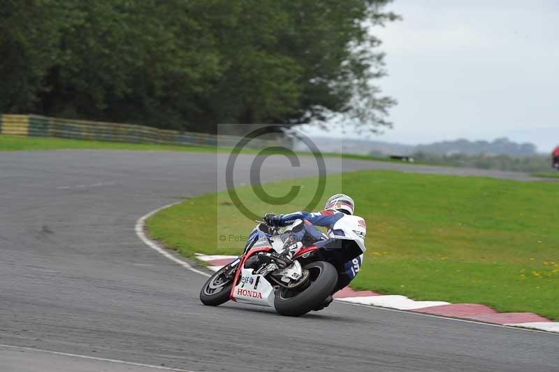 Motorcycle action photographs;cadwell;cadwell park photographs;event digital images;eventdigitalimages;motor racing louth lincolnshire;no limits trackdays;peter wileman photography;trackday;trackday digital images;trackday photos