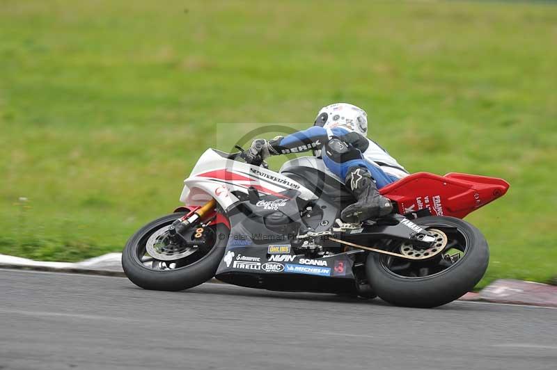 Motorcycle action photographs;cadwell;cadwell park photographs;event digital images;eventdigitalimages;motor racing louth lincolnshire;no limits trackdays;peter wileman photography;trackday;trackday digital images;trackday photos
