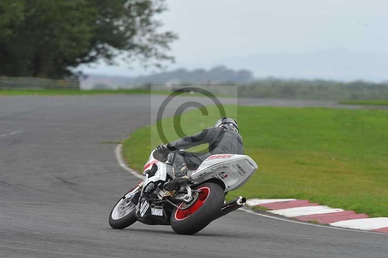 Motorcycle action photographs;cadwell;cadwell park photographs;event digital images;eventdigitalimages;motor racing louth lincolnshire;no limits trackdays;peter wileman photography;trackday;trackday digital images;trackday photos
