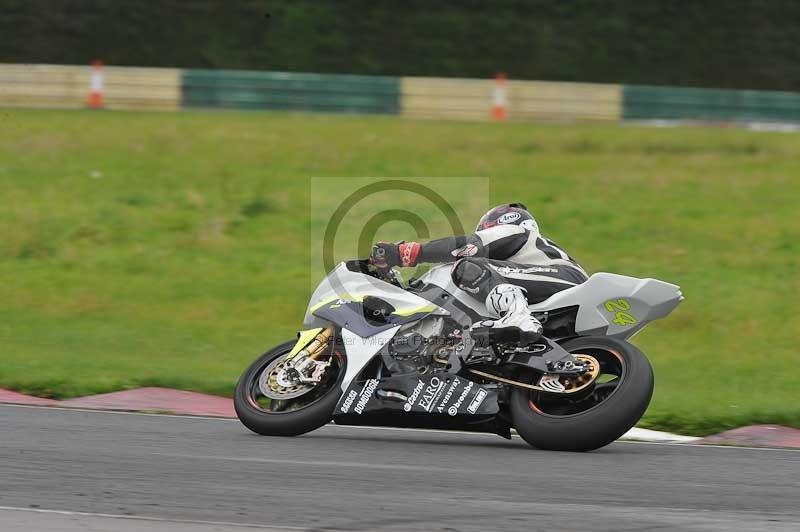 Motorcycle action photographs;cadwell;cadwell park photographs;event digital images;eventdigitalimages;motor racing louth lincolnshire;no limits trackdays;peter wileman photography;trackday;trackday digital images;trackday photos