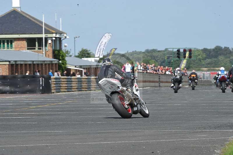 Motorcycle action photographs;cadwell;cadwell park photographs;event digital images;eventdigitalimages;motor racing louth lincolnshire;no limits trackdays;peter wileman photography;trackday;trackday digital images;trackday photos