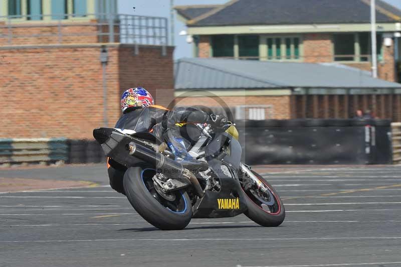 Motorcycle action photographs;cadwell;cadwell park photographs;event digital images;eventdigitalimages;motor racing louth lincolnshire;no limits trackdays;peter wileman photography;trackday;trackday digital images;trackday photos