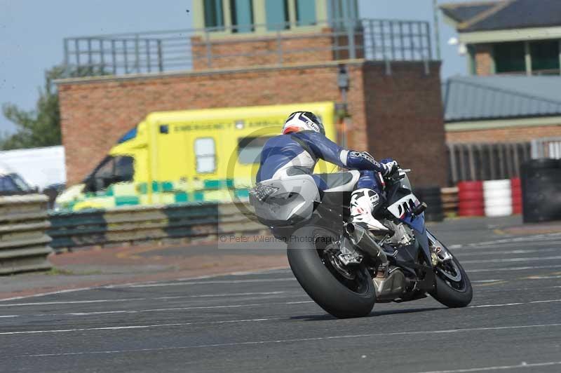 Motorcycle action photographs;cadwell;cadwell park photographs;event digital images;eventdigitalimages;motor racing louth lincolnshire;no limits trackdays;peter wileman photography;trackday;trackday digital images;trackday photos