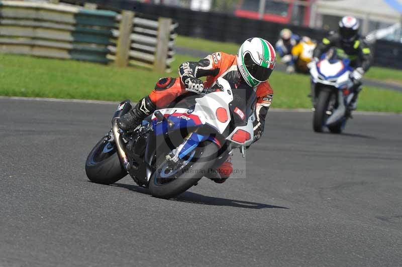 Motorcycle action photographs;cadwell;cadwell park photographs;event digital images;eventdigitalimages;motor racing louth lincolnshire;no limits trackdays;peter wileman photography;trackday;trackday digital images;trackday photos