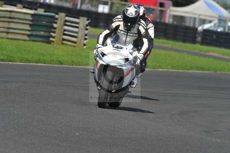 Motorcycle action photographs;cadwell;cadwell park photographs;event digital images;eventdigitalimages;motor racing louth lincolnshire;no limits trackdays;peter wileman photography;trackday;trackday digital images;trackday photos
