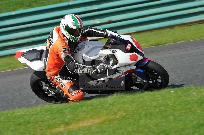 Motorcycle action photographs;cadwell;cadwell park photographs;event digital images;eventdigitalimages;motor racing louth lincolnshire;no limits trackdays;peter wileman photography;trackday;trackday digital images;trackday photos