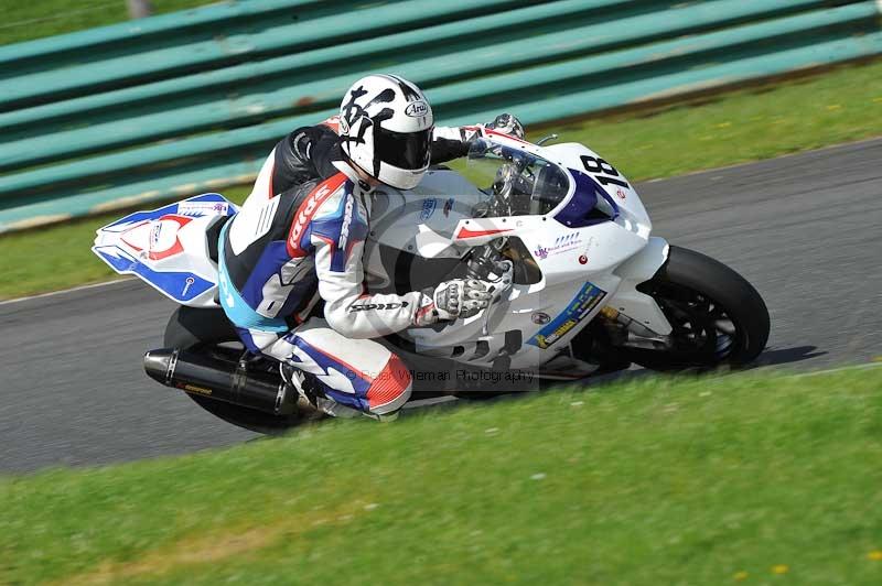 Motorcycle action photographs;cadwell;cadwell park photographs;event digital images;eventdigitalimages;motor racing louth lincolnshire;no limits trackdays;peter wileman photography;trackday;trackday digital images;trackday photos