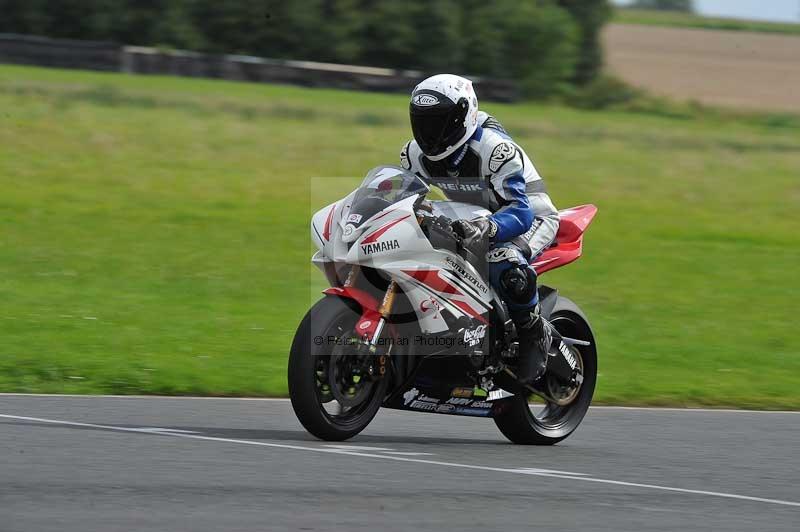 Motorcycle action photographs;cadwell;cadwell park photographs;event digital images;eventdigitalimages;motor racing louth lincolnshire;no limits trackdays;peter wileman photography;trackday;trackday digital images;trackday photos
