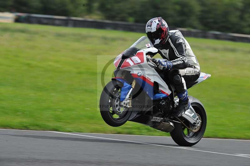 Motorcycle action photographs;cadwell;cadwell park photographs;event digital images;eventdigitalimages;motor racing louth lincolnshire;no limits trackdays;peter wileman photography;trackday;trackday digital images;trackday photos