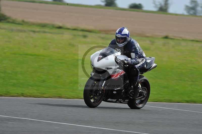 Motorcycle action photographs;cadwell;cadwell park photographs;event digital images;eventdigitalimages;motor racing louth lincolnshire;no limits trackdays;peter wileman photography;trackday;trackday digital images;trackday photos