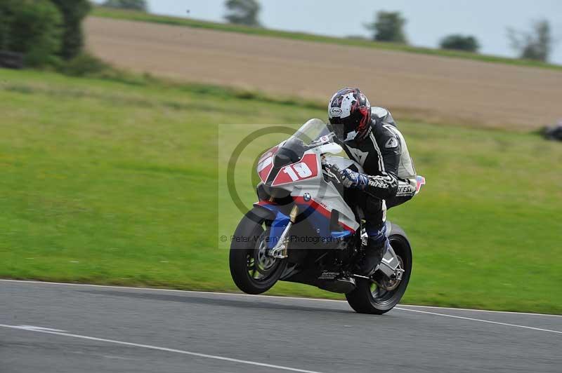 Motorcycle action photographs;cadwell;cadwell park photographs;event digital images;eventdigitalimages;motor racing louth lincolnshire;no limits trackdays;peter wileman photography;trackday;trackday digital images;trackday photos
