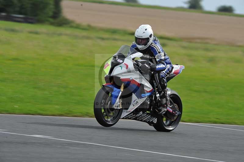 Motorcycle action photographs;cadwell;cadwell park photographs;event digital images;eventdigitalimages;motor racing louth lincolnshire;no limits trackdays;peter wileman photography;trackday;trackday digital images;trackday photos