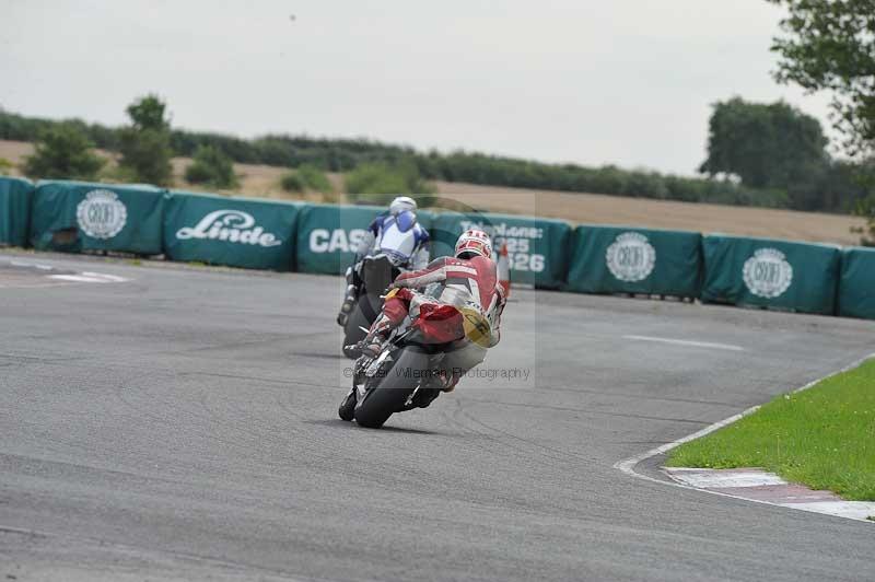 Motorcycle action photographs;cadwell;cadwell park photographs;event digital images;eventdigitalimages;motor racing louth lincolnshire;no limits trackdays;peter wileman photography;trackday;trackday digital images;trackday photos