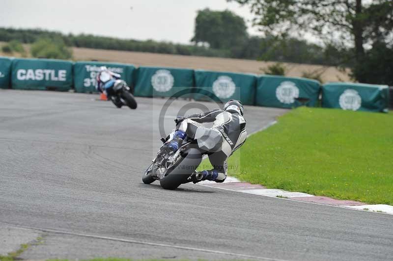 Motorcycle action photographs;cadwell;cadwell park photographs;event digital images;eventdigitalimages;motor racing louth lincolnshire;no limits trackdays;peter wileman photography;trackday;trackday digital images;trackday photos