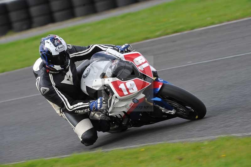 Motorcycle action photographs;cadwell;cadwell park photographs;event digital images;eventdigitalimages;motor racing louth lincolnshire;no limits trackdays;peter wileman photography;trackday;trackday digital images;trackday photos