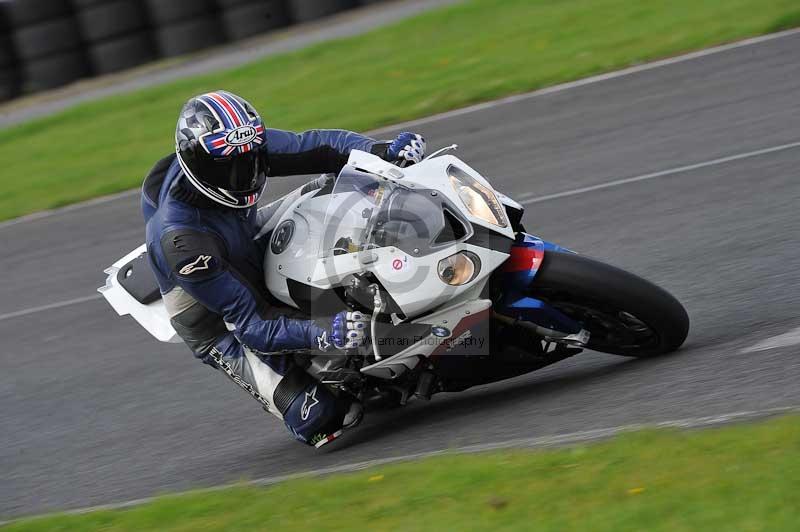 Motorcycle action photographs;cadwell;cadwell park photographs;event digital images;eventdigitalimages;motor racing louth lincolnshire;no limits trackdays;peter wileman photography;trackday;trackday digital images;trackday photos