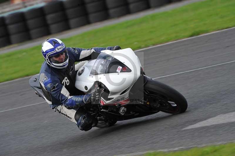 Motorcycle action photographs;cadwell;cadwell park photographs;event digital images;eventdigitalimages;motor racing louth lincolnshire;no limits trackdays;peter wileman photography;trackday;trackday digital images;trackday photos