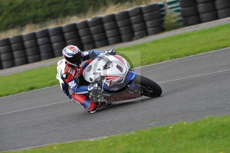 Motorcycle action photographs;cadwell;cadwell park photographs;event digital images;eventdigitalimages;motor racing louth lincolnshire;no limits trackdays;peter wileman photography;trackday;trackday digital images;trackday photos