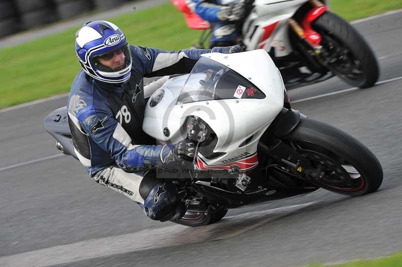 Motorcycle action photographs;cadwell;cadwell park photographs;event digital images;eventdigitalimages;motor racing louth lincolnshire;no limits trackdays;peter wileman photography;trackday;trackday digital images;trackday photos