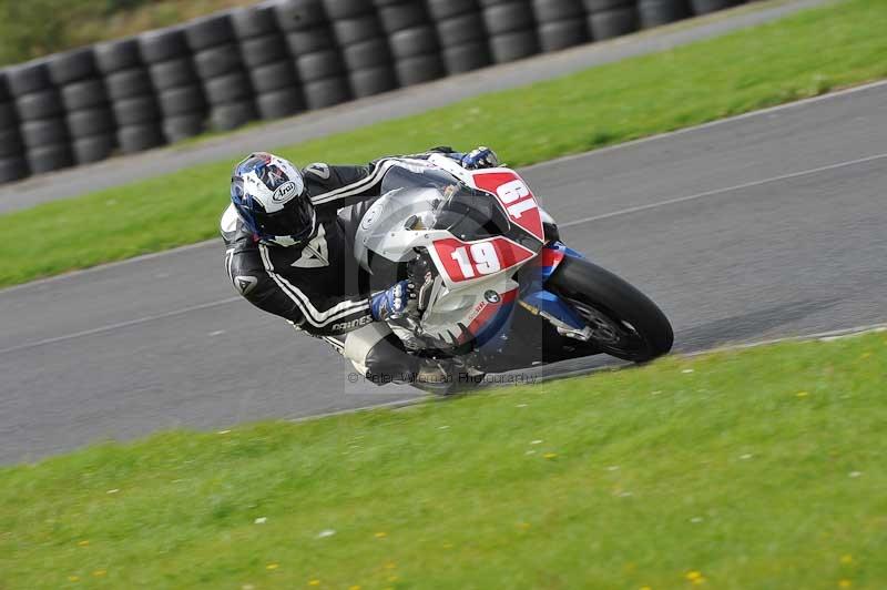 Motorcycle action photographs;cadwell;cadwell park photographs;event digital images;eventdigitalimages;motor racing louth lincolnshire;no limits trackdays;peter wileman photography;trackday;trackday digital images;trackday photos