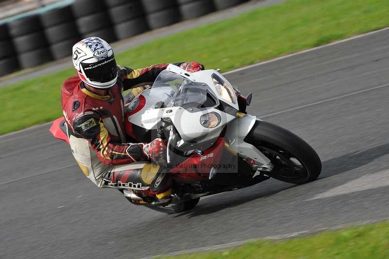 Motorcycle action photographs;cadwell;cadwell park photographs;event digital images;eventdigitalimages;motor racing louth lincolnshire;no limits trackdays;peter wileman photography;trackday;trackday digital images;trackday photos