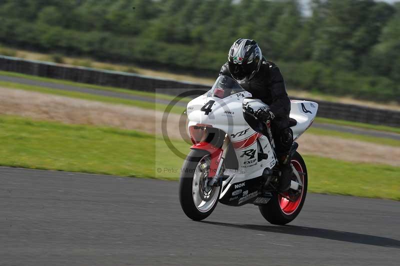 Motorcycle action photographs;cadwell;cadwell park photographs;event digital images;eventdigitalimages;motor racing louth lincolnshire;no limits trackdays;peter wileman photography;trackday;trackday digital images;trackday photos