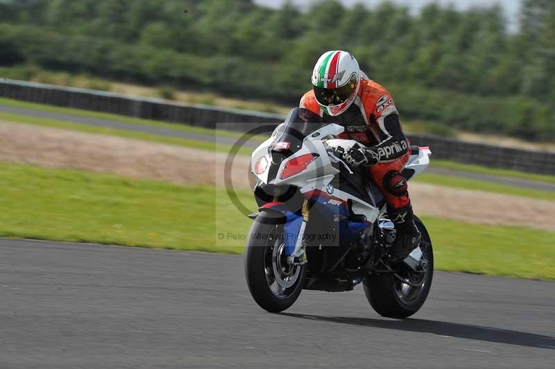 Motorcycle action photographs;cadwell;cadwell park photographs;event digital images;eventdigitalimages;motor racing louth lincolnshire;no limits trackdays;peter wileman photography;trackday;trackday digital images;trackday photos