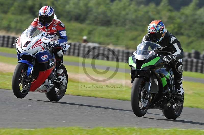 Motorcycle action photographs;cadwell;cadwell park photographs;event digital images;eventdigitalimages;motor racing louth lincolnshire;no limits trackdays;peter wileman photography;trackday;trackday digital images;trackday photos