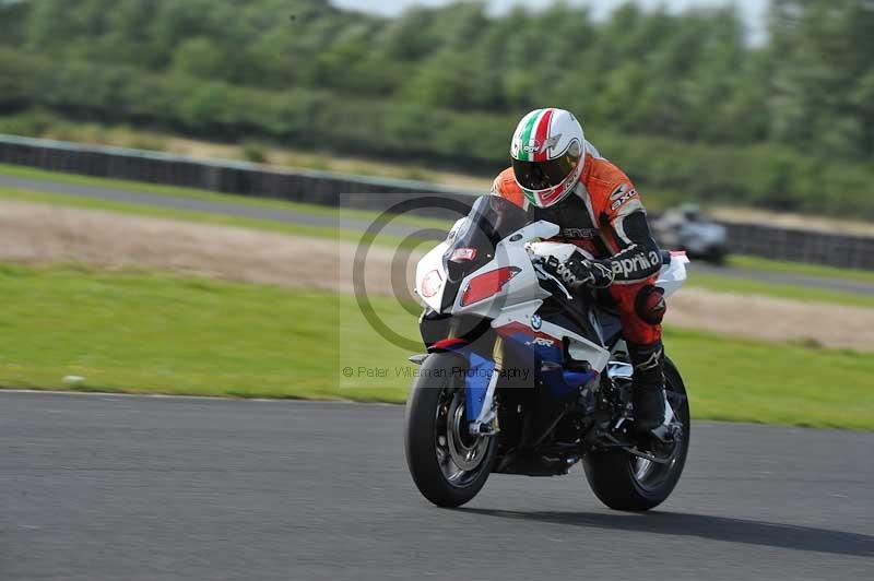 Motorcycle action photographs;cadwell;cadwell park photographs;event digital images;eventdigitalimages;motor racing louth lincolnshire;no limits trackdays;peter wileman photography;trackday;trackday digital images;trackday photos
