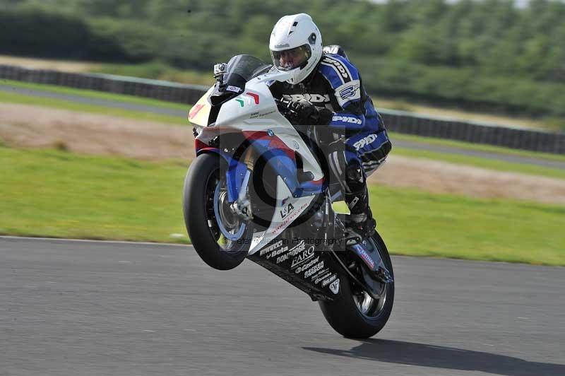 Motorcycle action photographs;cadwell;cadwell park photographs;event digital images;eventdigitalimages;motor racing louth lincolnshire;no limits trackdays;peter wileman photography;trackday;trackday digital images;trackday photos