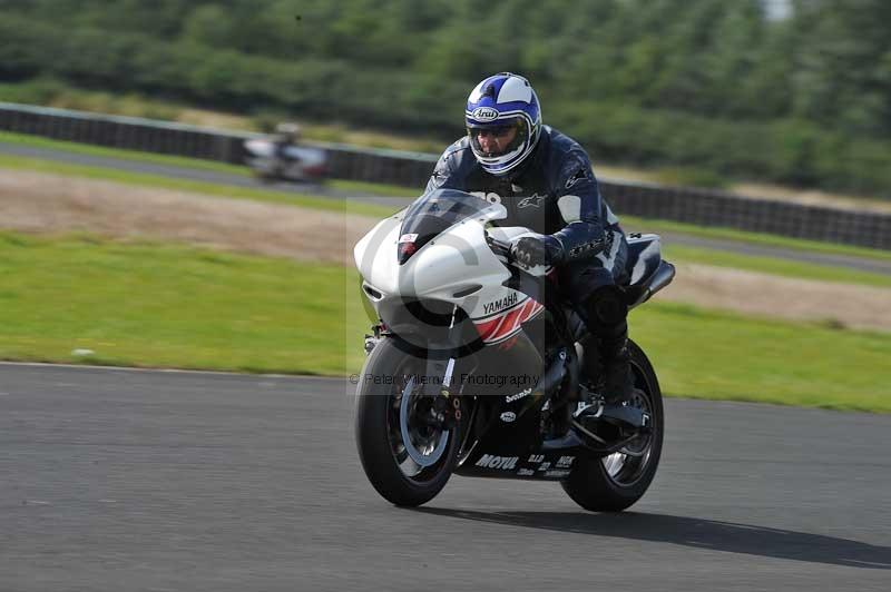 Motorcycle action photographs;cadwell;cadwell park photographs;event digital images;eventdigitalimages;motor racing louth lincolnshire;no limits trackdays;peter wileman photography;trackday;trackday digital images;trackday photos