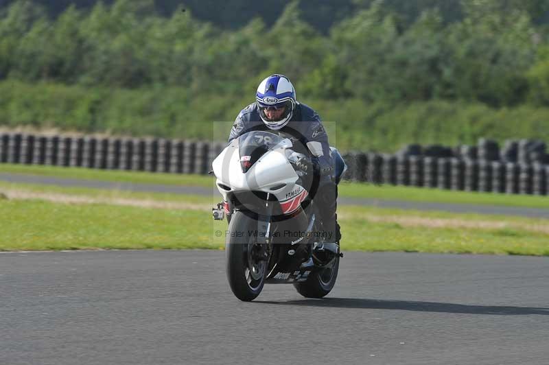 Motorcycle action photographs;cadwell;cadwell park photographs;event digital images;eventdigitalimages;motor racing louth lincolnshire;no limits trackdays;peter wileman photography;trackday;trackday digital images;trackday photos