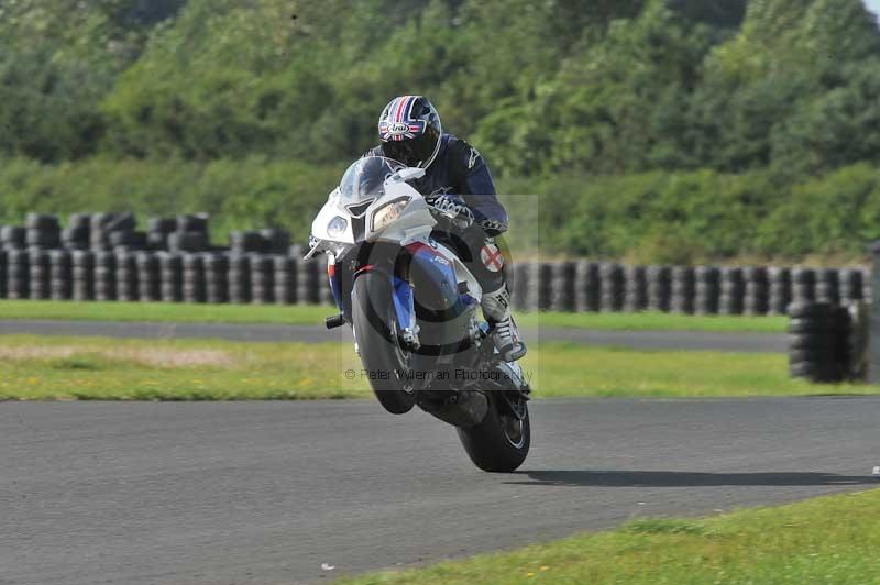 Motorcycle action photographs;cadwell;cadwell park photographs;event digital images;eventdigitalimages;motor racing louth lincolnshire;no limits trackdays;peter wileman photography;trackday;trackday digital images;trackday photos