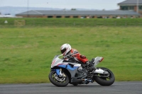 Motorcycle-action-photographs;cadwell;cadwell-park-photographs;event-digital-images;eventdigitalimages;motor-racing-louth-lincolnshire;no-limits-trackdays;peter-wileman-photography;trackday;trackday-digital-images;trackday-photos