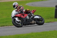 Motorcycle-action-photographs;cadwell;cadwell-park-photographs;event-digital-images;eventdigitalimages;motor-racing-louth-lincolnshire;no-limits-trackdays;peter-wileman-photography;trackday;trackday-digital-images;trackday-photos