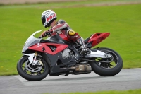 Motorcycle-action-photographs;cadwell;cadwell-park-photographs;event-digital-images;eventdigitalimages;motor-racing-louth-lincolnshire;no-limits-trackdays;peter-wileman-photography;trackday;trackday-digital-images;trackday-photos