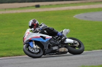 Motorcycle-action-photographs;cadwell;cadwell-park-photographs;event-digital-images;eventdigitalimages;motor-racing-louth-lincolnshire;no-limits-trackdays;peter-wileman-photography;trackday;trackday-digital-images;trackday-photos