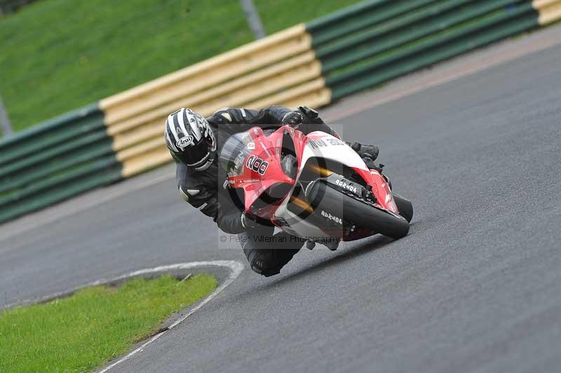 Motorcycle action photographs;cadwell;cadwell park photographs;event digital images;eventdigitalimages;motor racing louth lincolnshire;no limits trackdays;peter wileman photography;trackday;trackday digital images;trackday photos