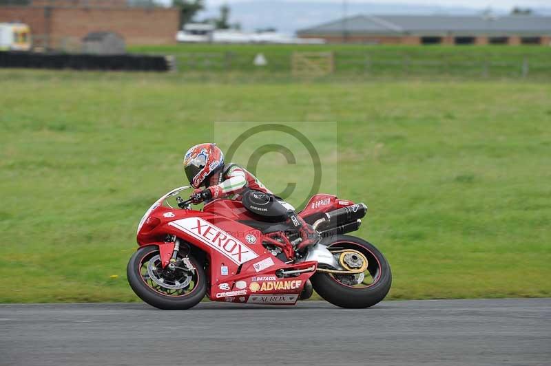 Motorcycle action photographs;cadwell;cadwell park photographs;event digital images;eventdigitalimages;motor racing louth lincolnshire;no limits trackdays;peter wileman photography;trackday;trackday digital images;trackday photos