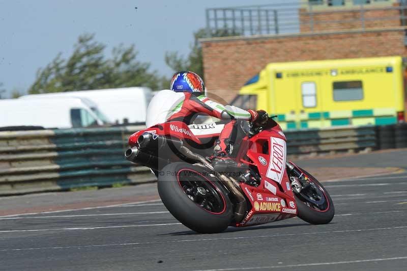Motorcycle action photographs;cadwell;cadwell park photographs;event digital images;eventdigitalimages;motor racing louth lincolnshire;no limits trackdays;peter wileman photography;trackday;trackday digital images;trackday photos