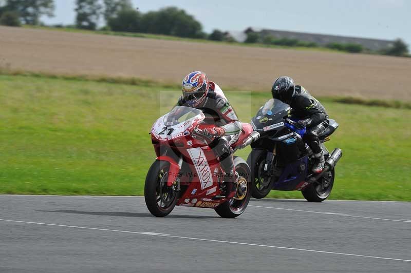 Motorcycle action photographs;cadwell;cadwell park photographs;event digital images;eventdigitalimages;motor racing louth lincolnshire;no limits trackdays;peter wileman photography;trackday;trackday digital images;trackday photos