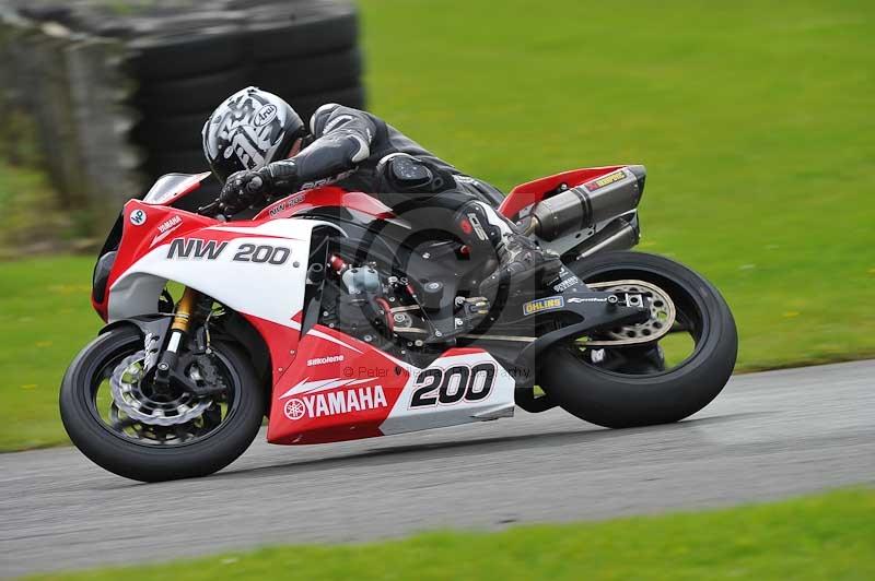 Motorcycle action photographs;cadwell;cadwell park photographs;event digital images;eventdigitalimages;motor racing louth lincolnshire;no limits trackdays;peter wileman photography;trackday;trackday digital images;trackday photos