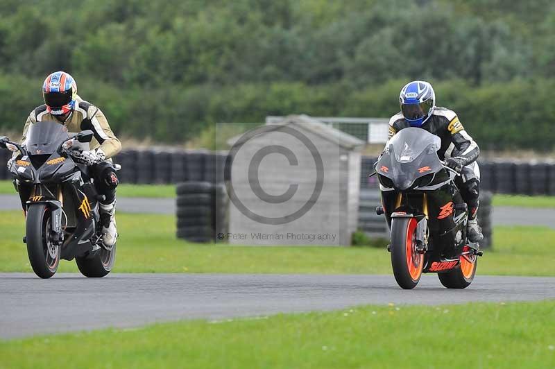Motorcycle action photographs;cadwell;cadwell park photographs;event digital images;eventdigitalimages;motor racing louth lincolnshire;no limits trackdays;peter wileman photography;trackday;trackday digital images;trackday photos