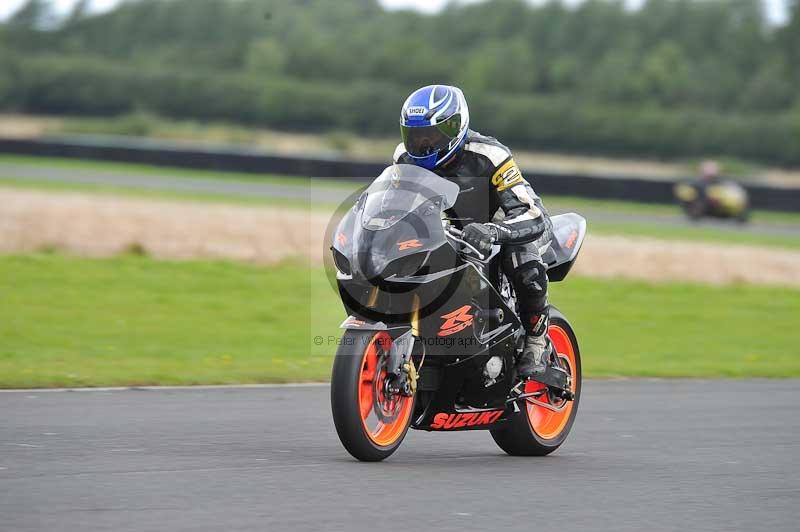 Motorcycle action photographs;cadwell;cadwell park photographs;event digital images;eventdigitalimages;motor racing louth lincolnshire;no limits trackdays;peter wileman photography;trackday;trackday digital images;trackday photos